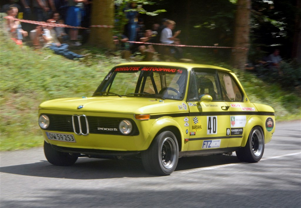 Gert Simonsen i sin BMW 2002 fra 1972 satser på at gentage sidste års topresultat.
(Foto: Åge Keseler Kirketerp)